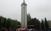 苍天垂泪祭英烈 兰江花涌慰忠魂